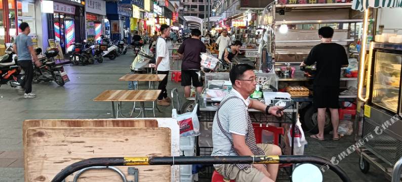 奥米奥住宿(广东白云学院东校区店)图片