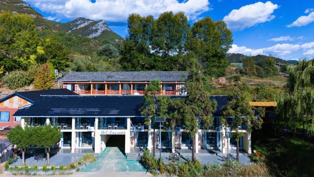 拾光里湖景度假民宿