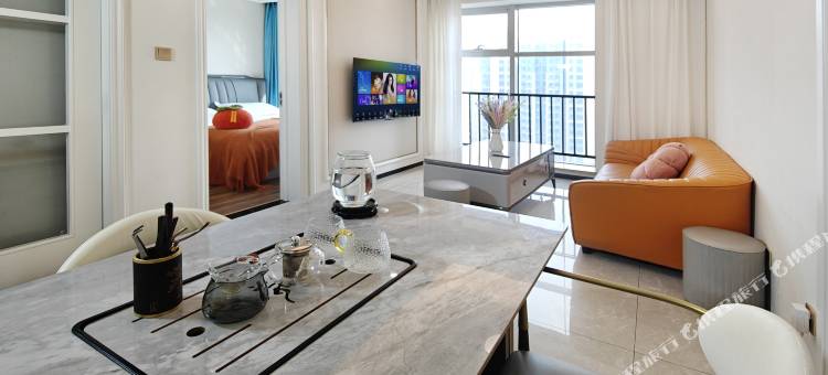 阿龙的家庭影音民宿(体育场地铁站店)图片