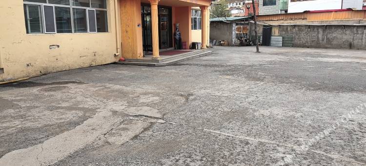 杂多怡来酒店图片