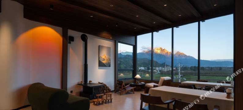 安束·Ans丨日照金山·与你共赴山海之约·雪山观景度假庭院图片