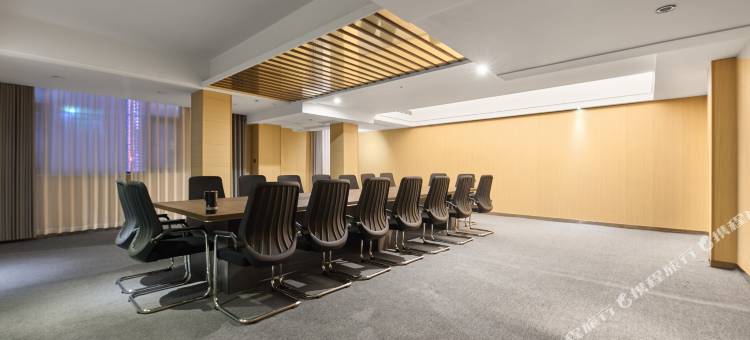 艺龙万国酒店(驻马店平舆县解放街店)图片