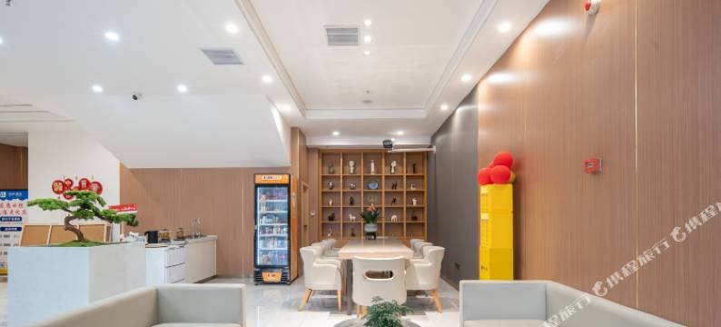 如家驿居酒店(武汉光谷广场地铁站民族大学店)图片