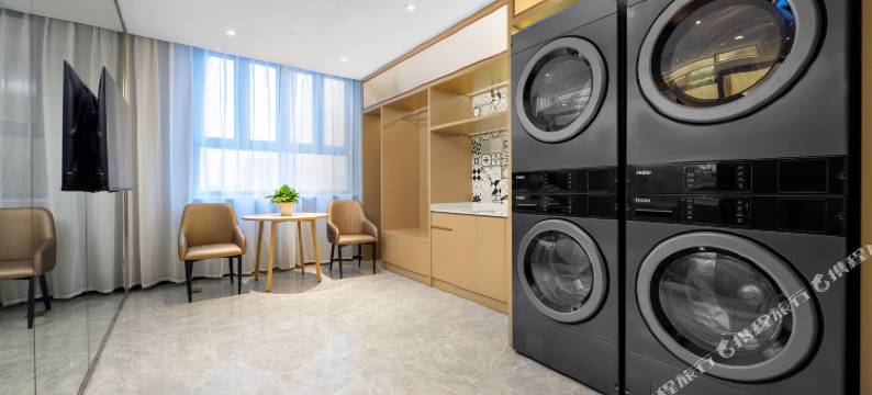 白玉兰酒店(定州市政府时代广场店)图片