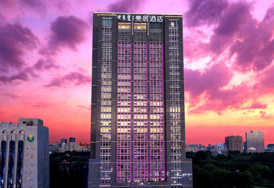 呼和浩特美居酒店外景图