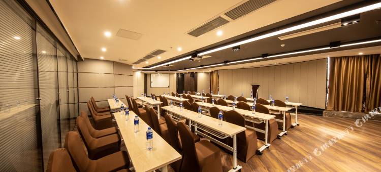 柏丽泉智酒店(鹤山广场店)图片