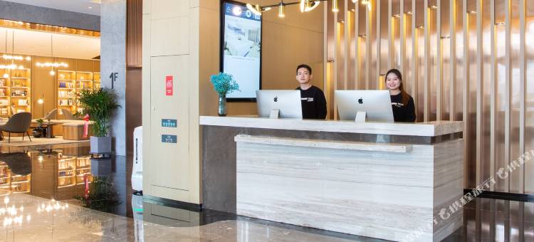库尔勒孔雀河景观带滨河西路亚朵酒店图片
