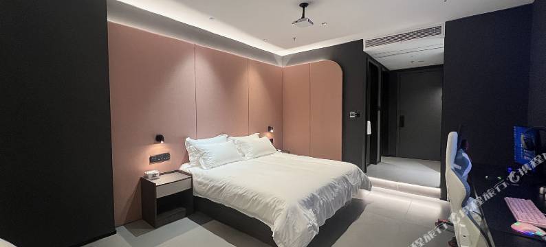 三脚猫电竞影院酒店(宁波东部新城国际会展中心店)图片