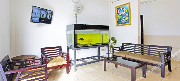 近T1朱安达机场红多兹酒店(RedDoorz Near T1 Juanda Airport)图片