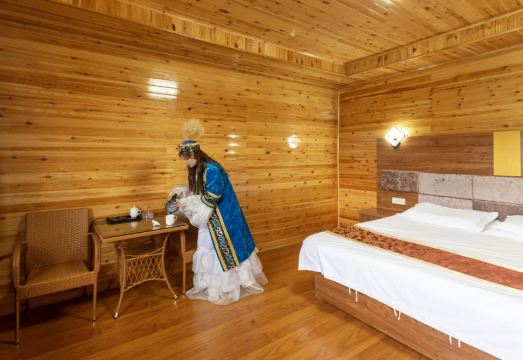 Bay Awule Villa Hotel Overview