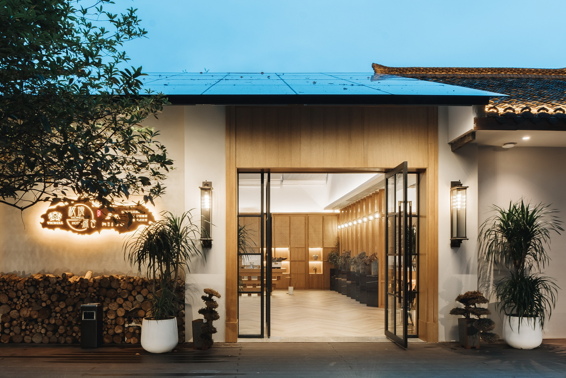 Victorville Secret House HotelOver view