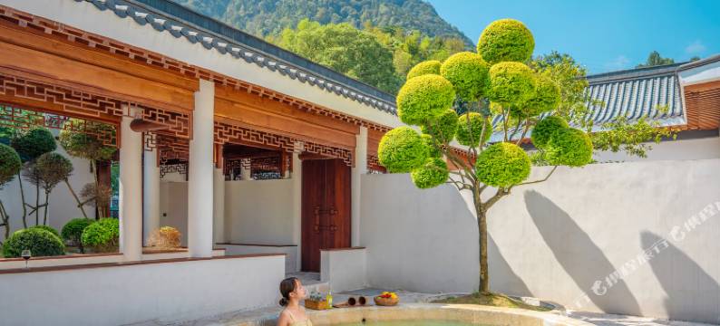 鹿鸣谷度假区修河汤院图片