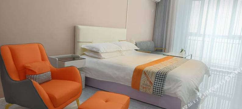 澜奢观影民宿(石家庄长安万达店)图片