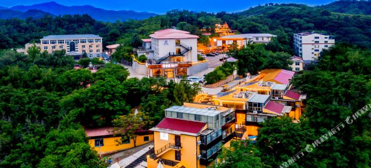 承德篱山居民宿(双百购物广场店)图片