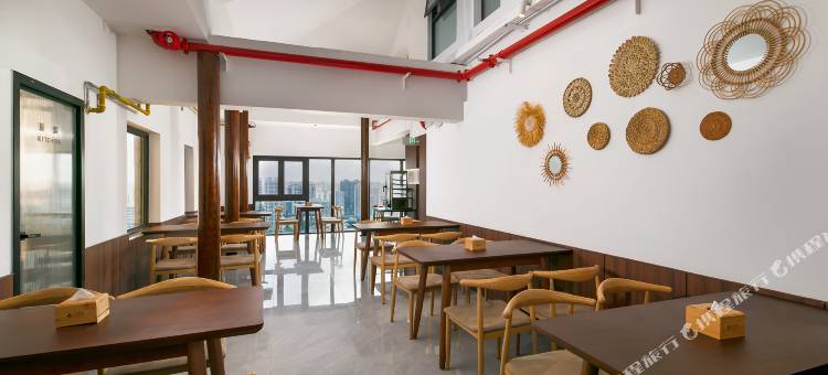 云居酒店(北海银滩区侨港海滩店)图片