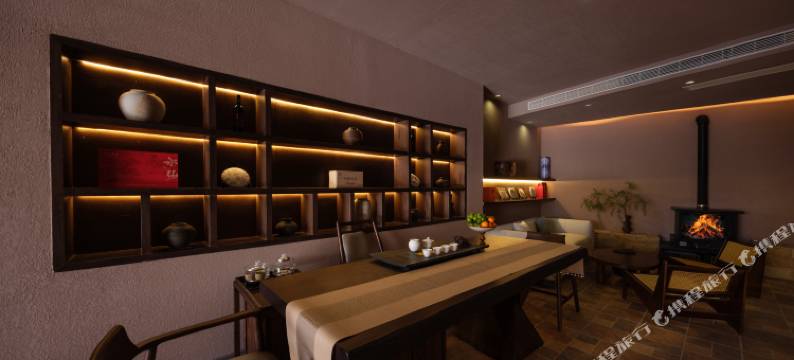HANS LODGE丨寒酥丨观景·富氧山居(独克宗古城大佛寺转经筒店)图片