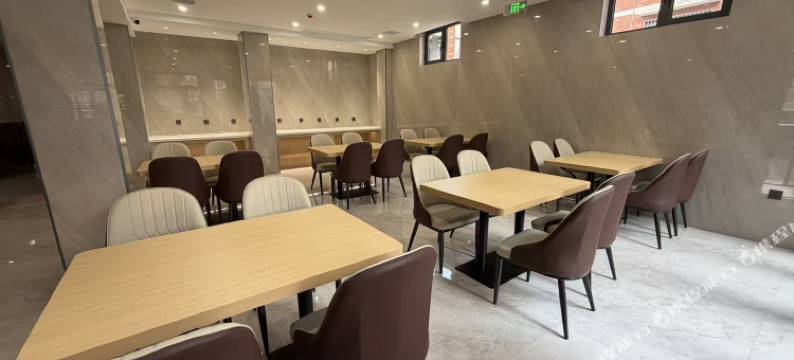 睿柏·云酒店(邯郸武安第二中学店)图片