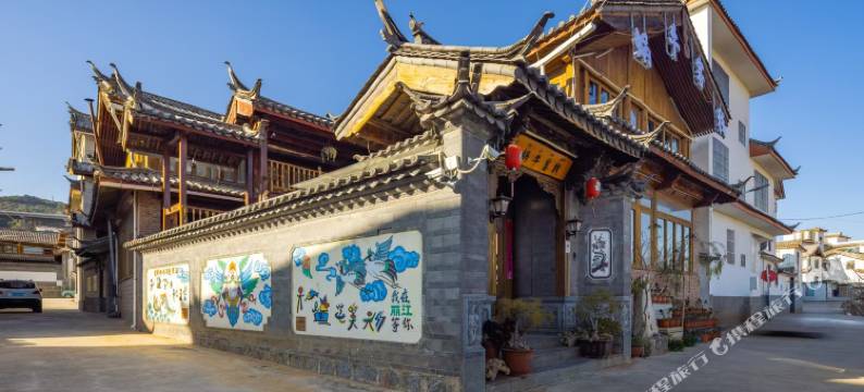 丽江束河蜗牛客栈图片
