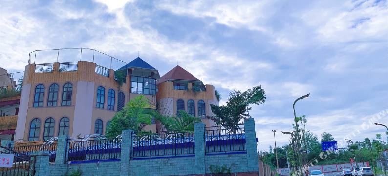 萌意主题酒店(眉山大学城店)图片