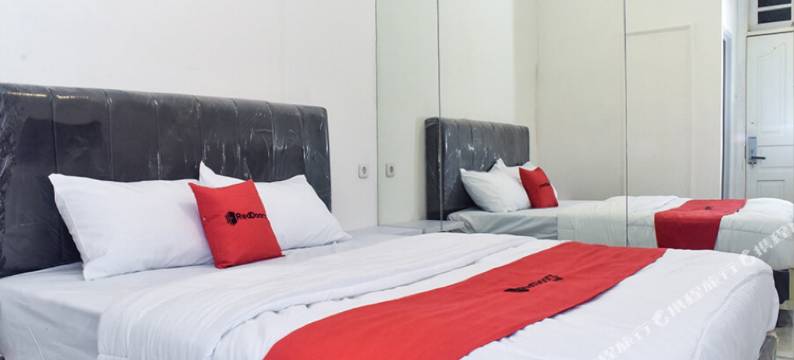 红多兹Plus酒店-科马约兰(RedDoorz Plus @ Kemayoran)图片
