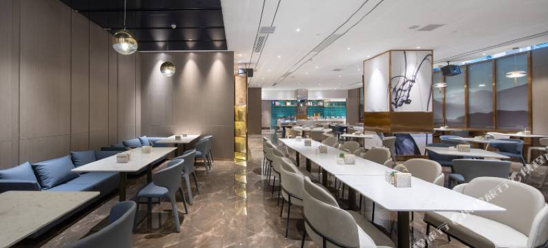 昆明站关上国贸中心亚朵酒店图片