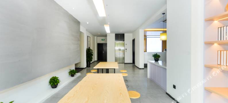 青季酒店(上海曹路民雷路地铁站上川路店)图片