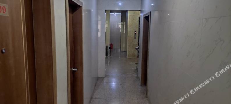 云浮银辉旅店图片