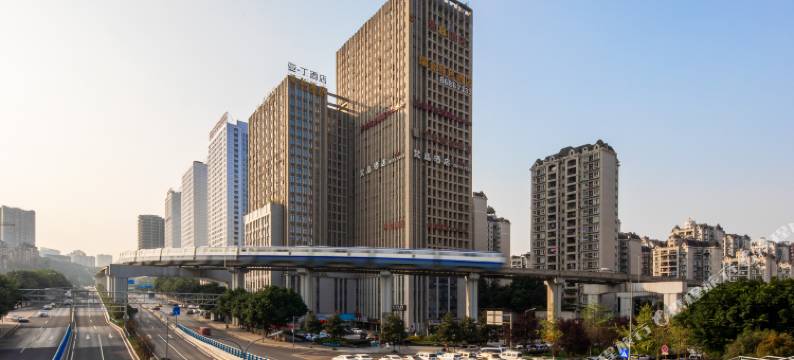 丹利酒店(重庆火车北站狮子坪轻轨站店)图片