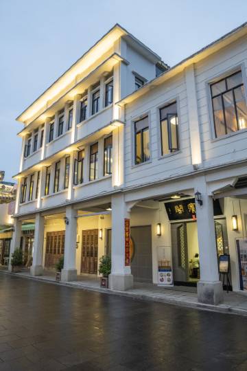 文化旅游体育局直线670米书香客栈(潮州古城牌坊街广济桥店)酒店价格