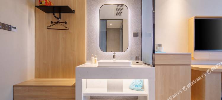 兰欧尚品酒店(青岛金沙滩薛家岛地铁站店)图片