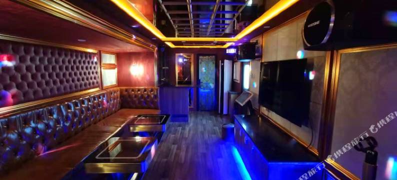 灵寿花溪谷树桥公园酒店图片