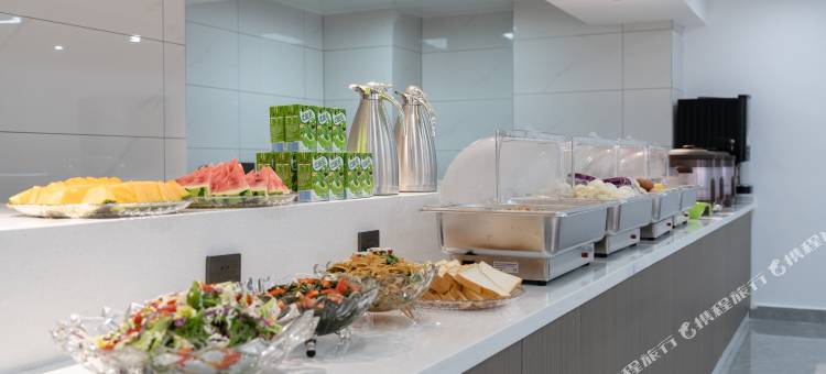 柏顿酒店(信阳高铁东站店)图片