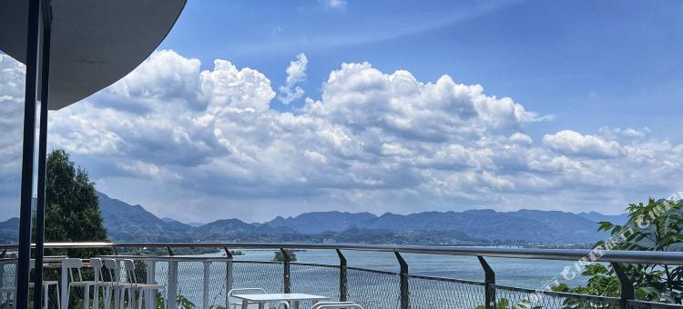 杭州富春芳草地臻品之选度假酒店图片