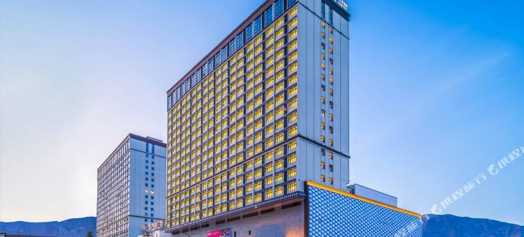 拉萨顿珠金融城柳梧万达广场亚朵酒店图片