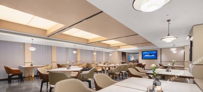 成都天府新区二江寺地铁站亚朵酒店图片