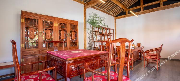 璞兰鼎峰酒店(兰坪县中心广场店)图片