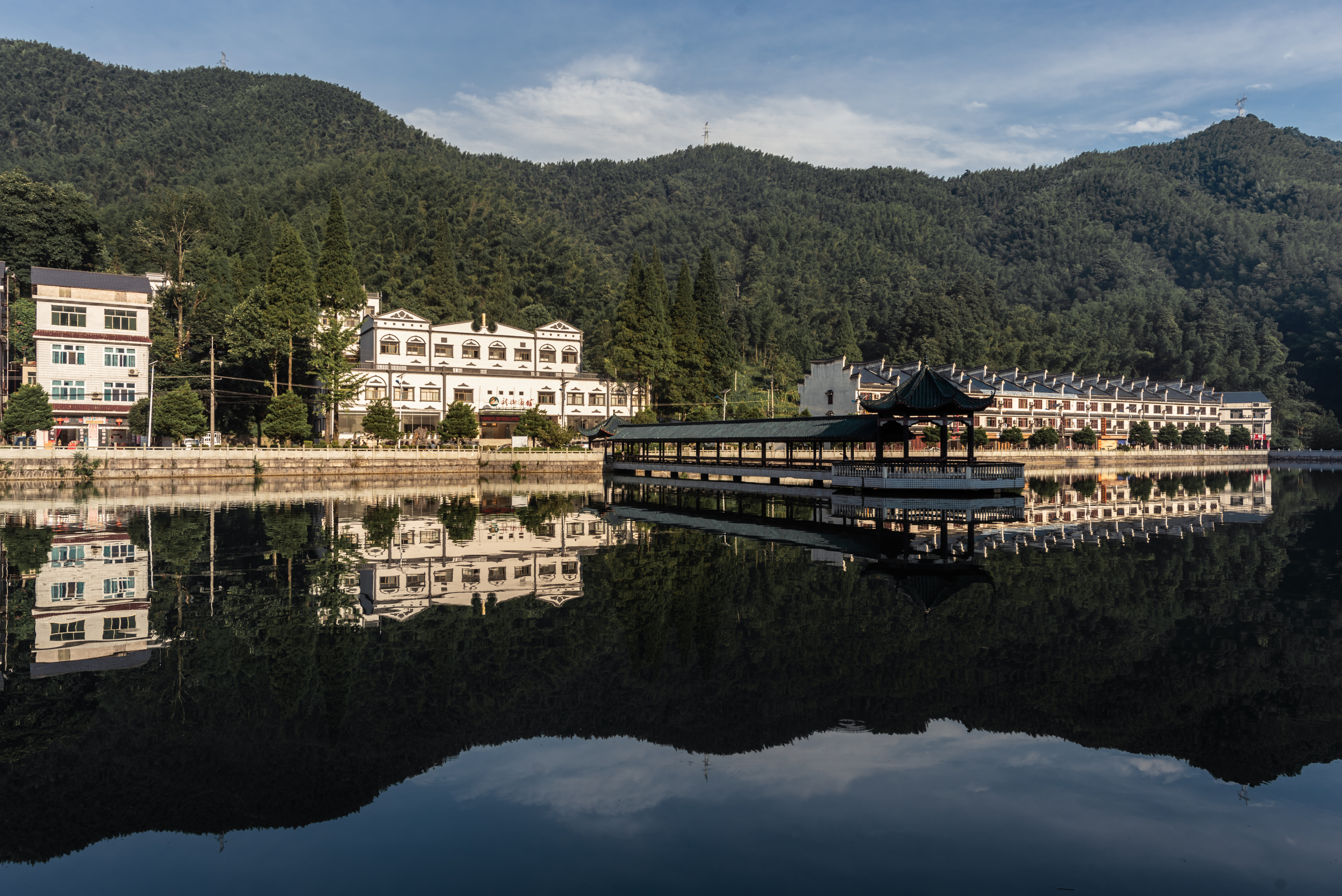 Longshan HotelOver view