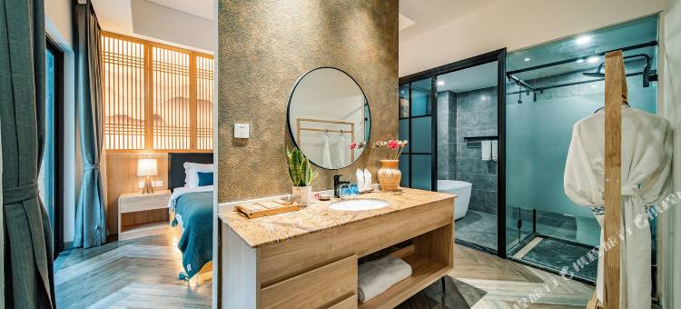 峨眉山印主题山与湖酒店图片