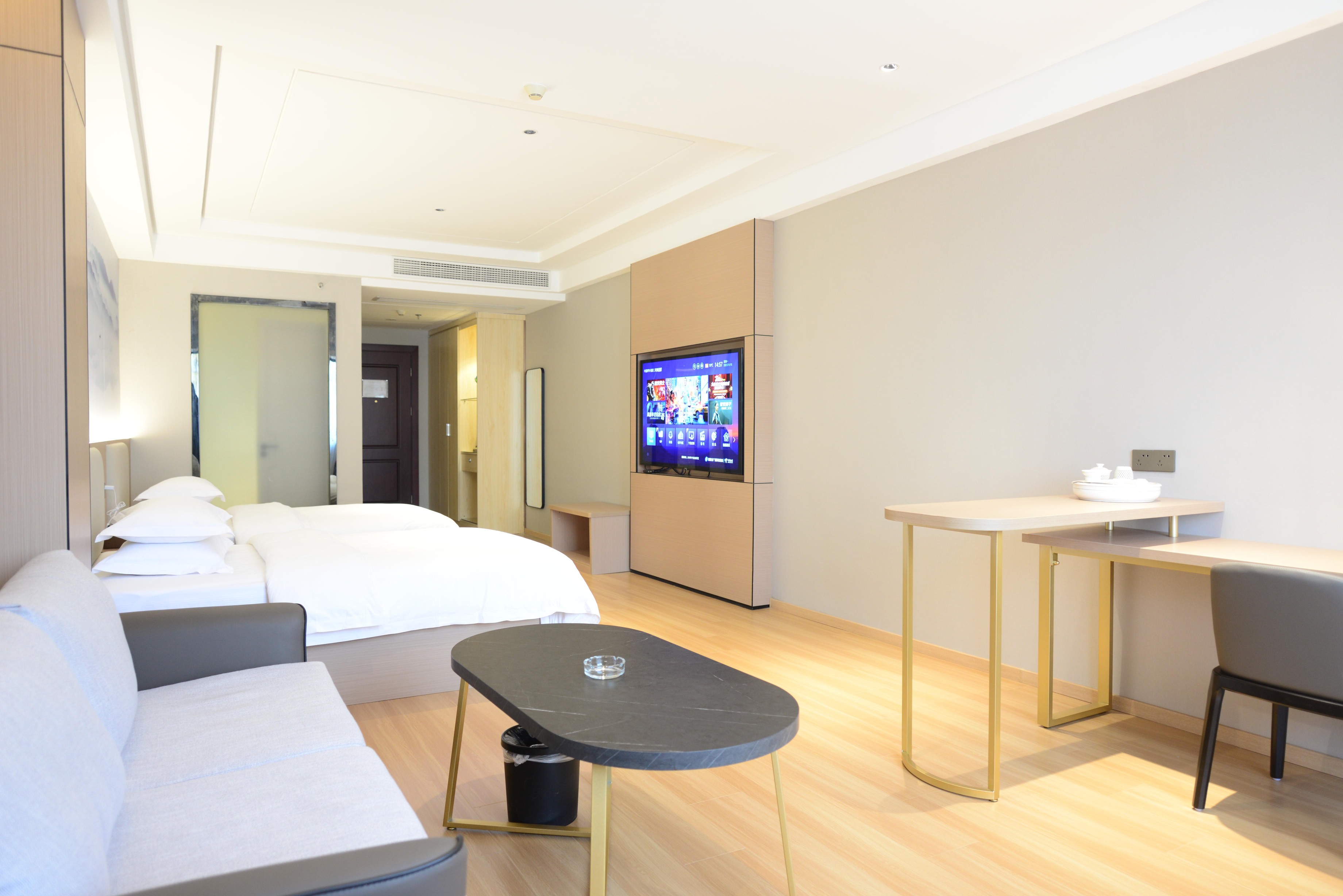 Weierhong City Hotel (Fu'an Wanli Plaza) Over view