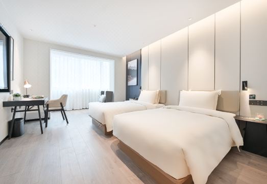 Atour Hotel  Bird's Nest&University of International Business Beijing Hotel Overview