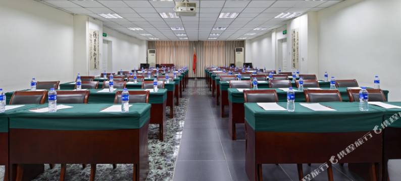 成都建材宾馆(宽窄巷子人民公园地铁站店)图片