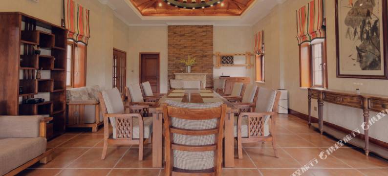 那拉提月亮河度假酒店图片