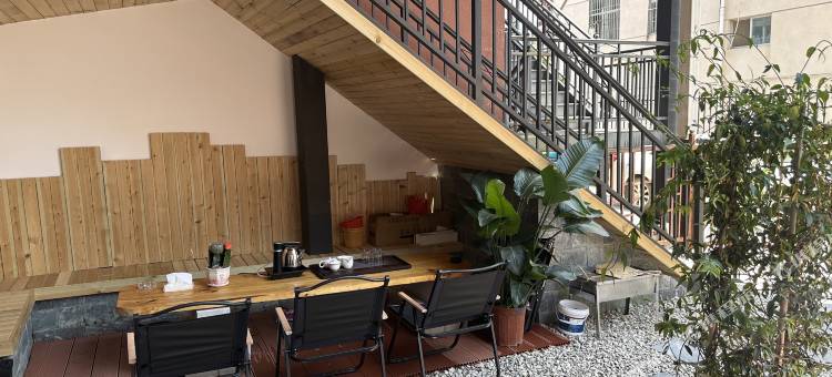 深梦电竞影视酒店(保山学院高铁站店)图片