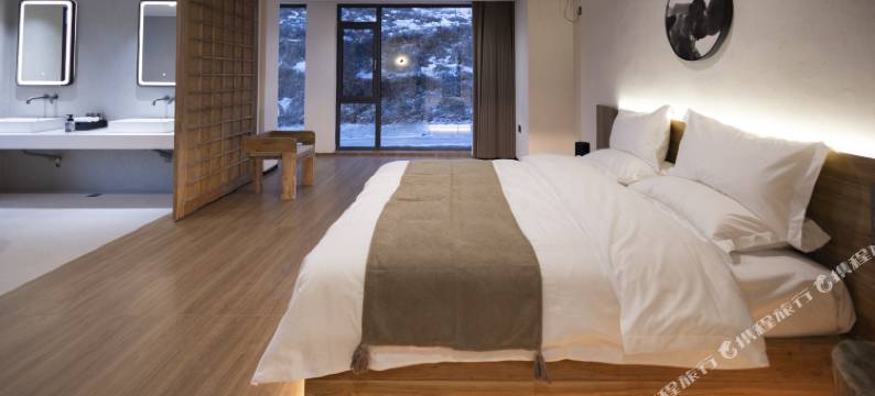 桦树林·伴山观景侘寂美学Villa度假民宿(五爷庙殊像寺店)图片