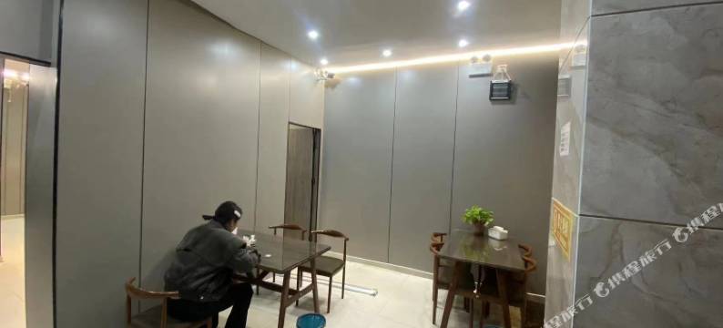 利辛不倒翁商务宾馆(五一广场店)图片