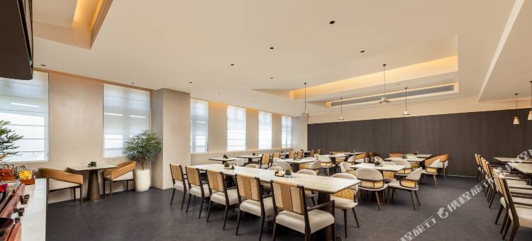 福州烟台山花海公园地铁站亚朵酒店图片