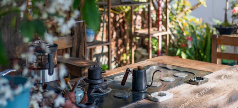 盈江诗蜜娃底大酒店图片