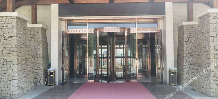 乐雪草堂温泉酒店(鞍山千山风景区店)图片