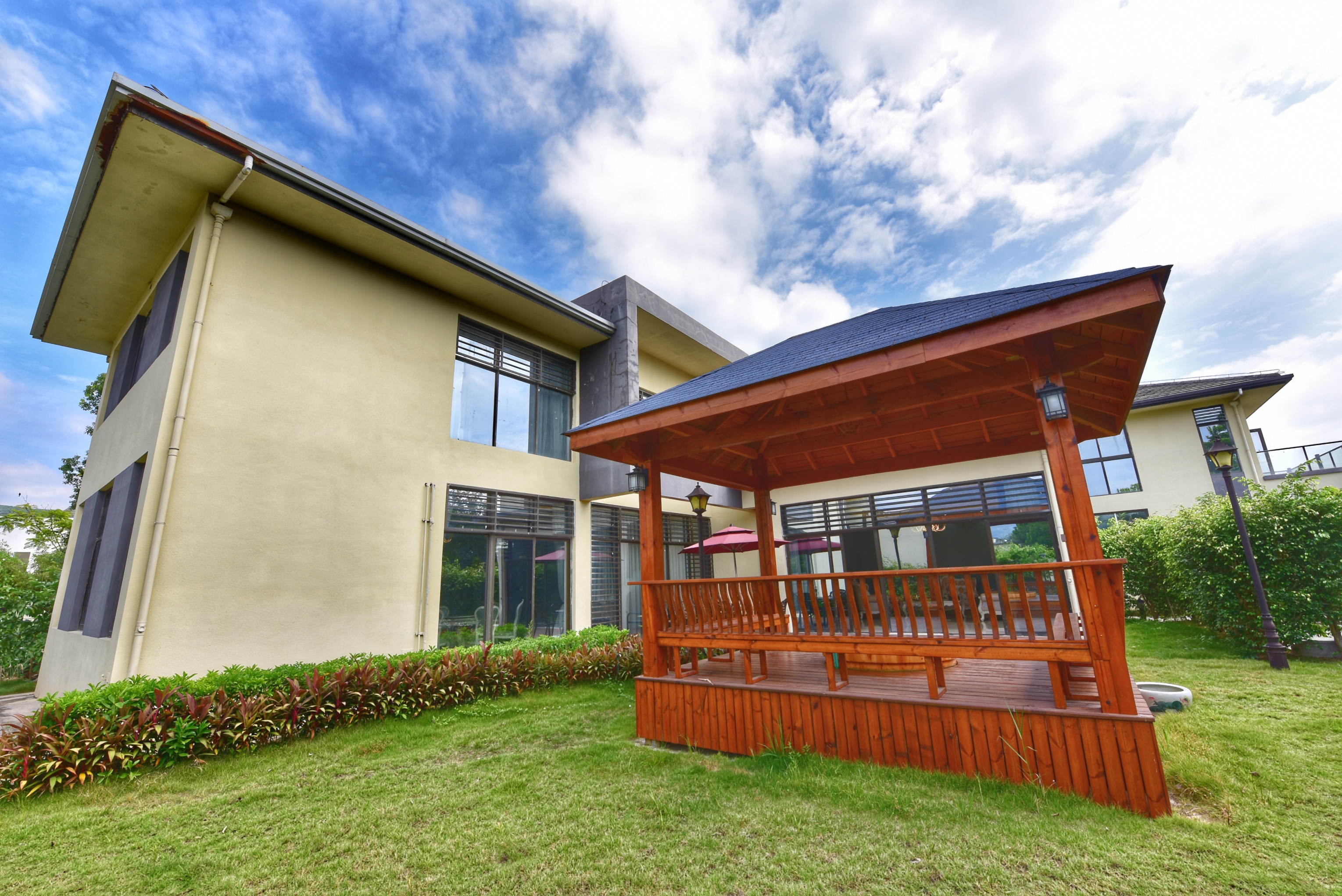 Linyu Huaxi Hot Spring Holiday Hotel Over view