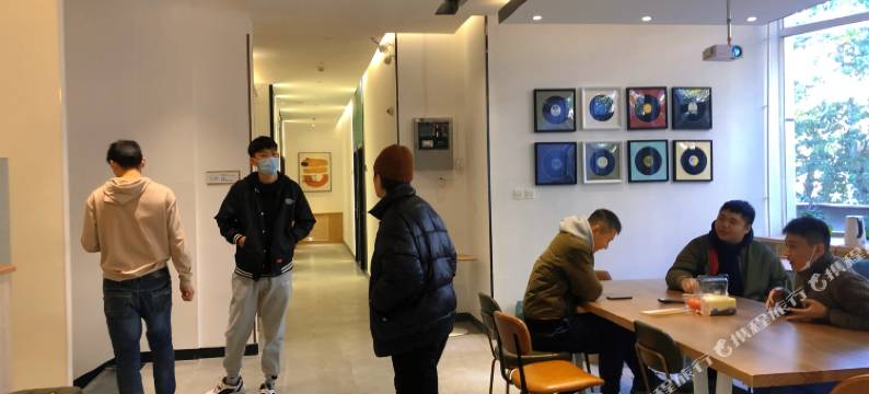 登巴连锁客栈(北京国展柳芳地铁站店)图片